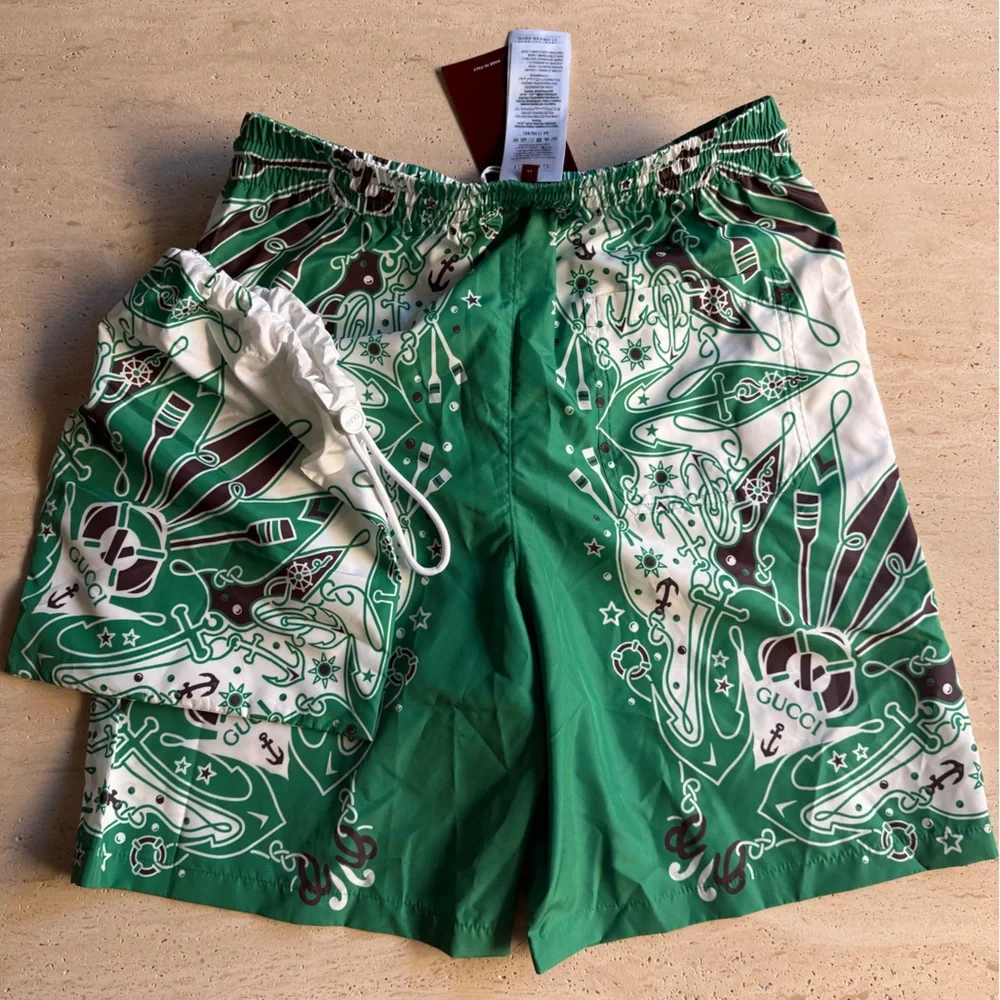 NWT GUCCI LOGO PRINT DRAWSTRING SWIM SHORTS 💚🌟